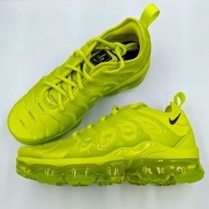 New Nike Air Vapormax Plus Tennis Ball WOMEN’S SIZE 10, MEN’S SIZE 8.5